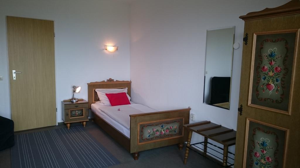 Überherrn Hotel Restaurant Margaretenhof מראה חיצוני תמונה